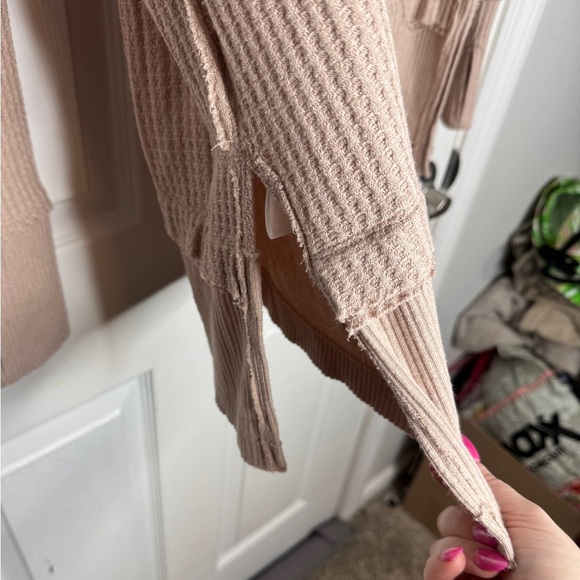 Free People We The Free Women's North Shore Thermal Tunic Top
Size Small Tan - Picture 8 of 10